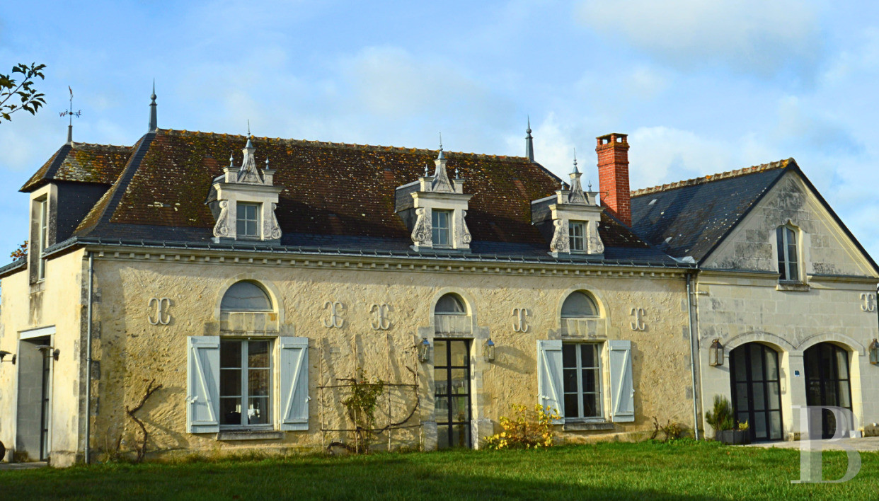 A country house rental for a year with access to the services and facilities of a large estate, an hour’s train ride from Paris in Touraine  - photo  n°1
